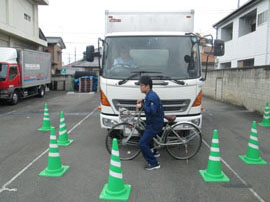 運転席からの死角を把握